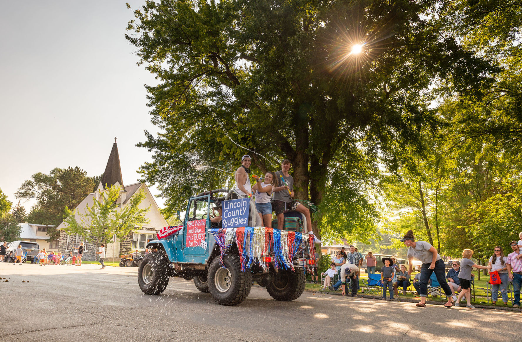 Hundreds attend parade in Shoshone